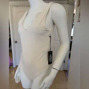 NWT Forever 21 Sculpt V-Neck Cream Bodysuit Size M